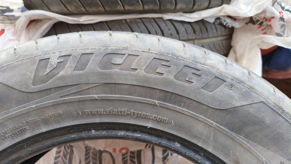 Продам комплект шин 195/65/R15