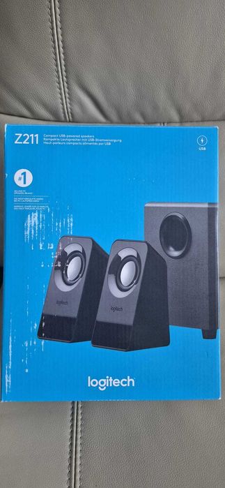 Sistem PC complet Unitate, monitor, boxe, tastatura, mouse