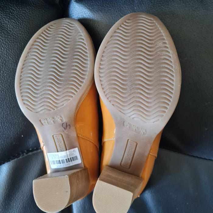 Дамски кожени сандали