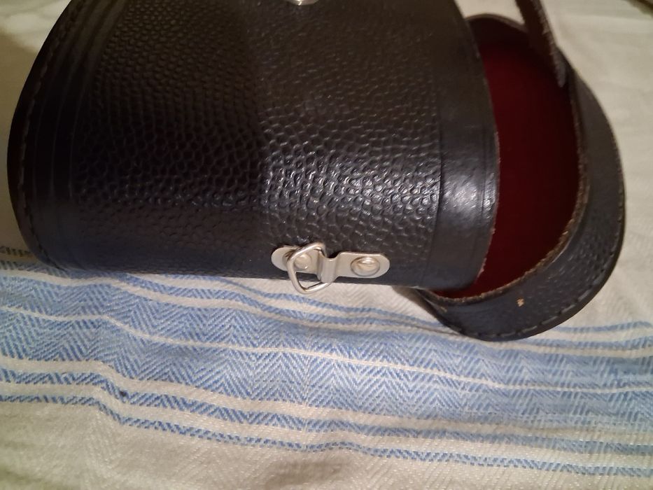 Продавам кутия за бинокъл