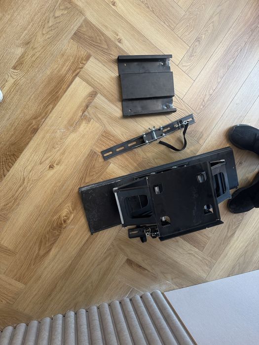 Кронштейн для телевизора для караоке