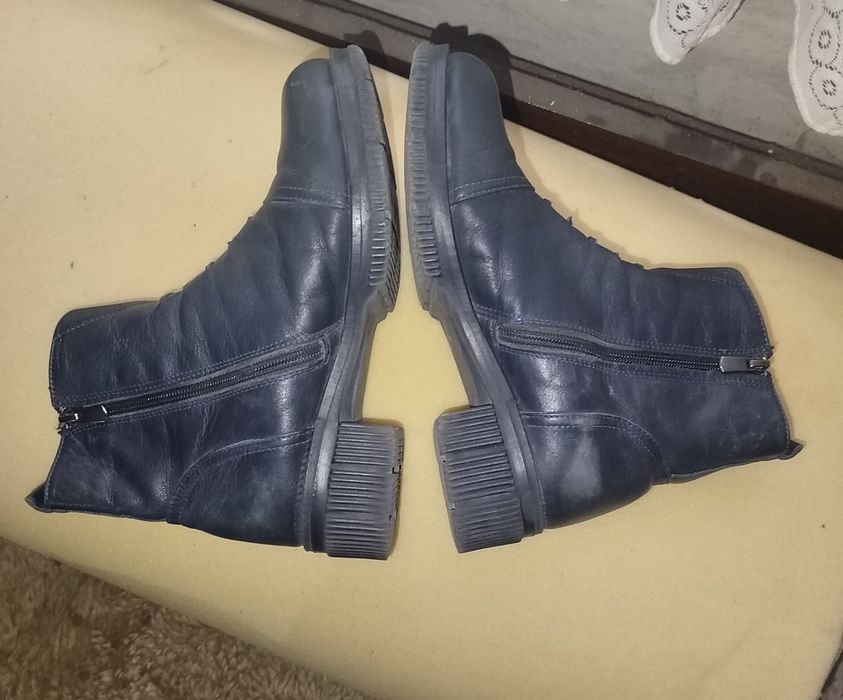 Продавам дамски боти