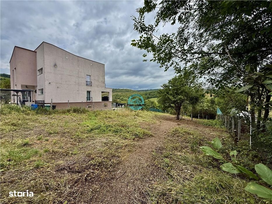 Teren de vanzare, suprafata 900 mp, in Livezeni