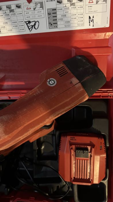 Лазер HILTI PM40-MG, Пистолет Hilti BX3, зарядни, батерии, консумативи