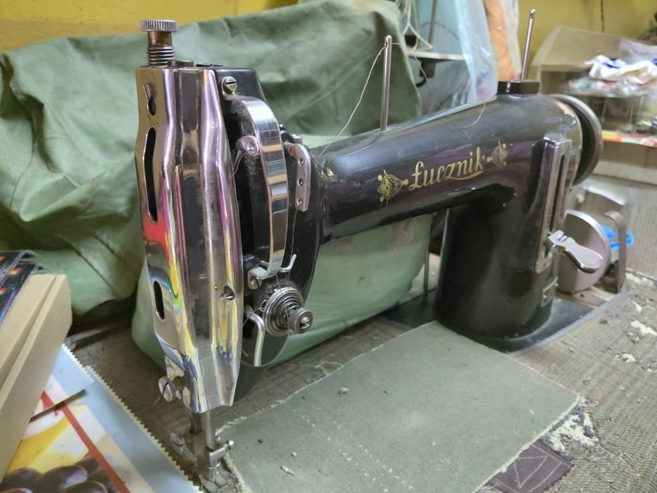 Професионална ЕЛЕКТРИЧЕСКА Шевна Машина LUCZNIK (за кожа)