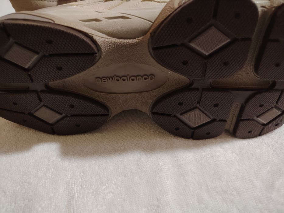 Adidasi new balance 9060