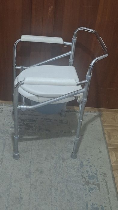 Санитарный.   стул