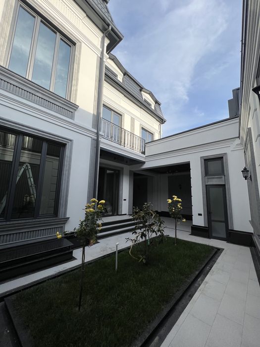 Продается дом 3.2 соток 800 кв.м 4 уровня для бизнеса или проживания