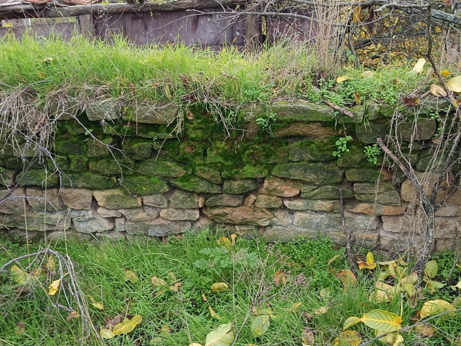 Продавам дялан камък 30/40 кубика на цена  300лв.