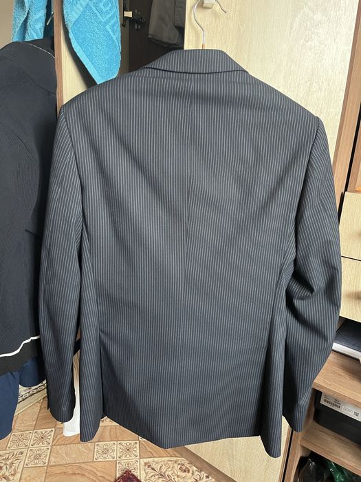 Продам костюм тройка