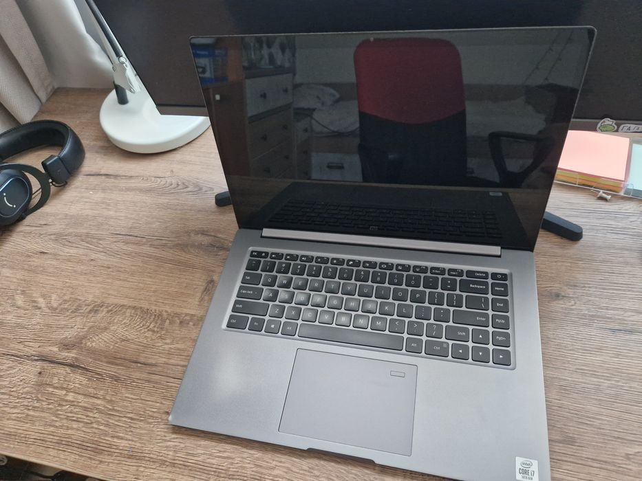 Xiaomi Mi Notebook Pro 15 в отличном состоянии