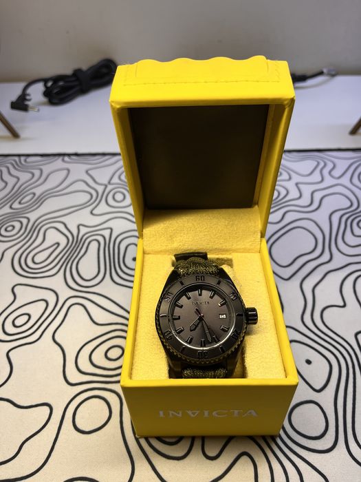 Продам часы invicta