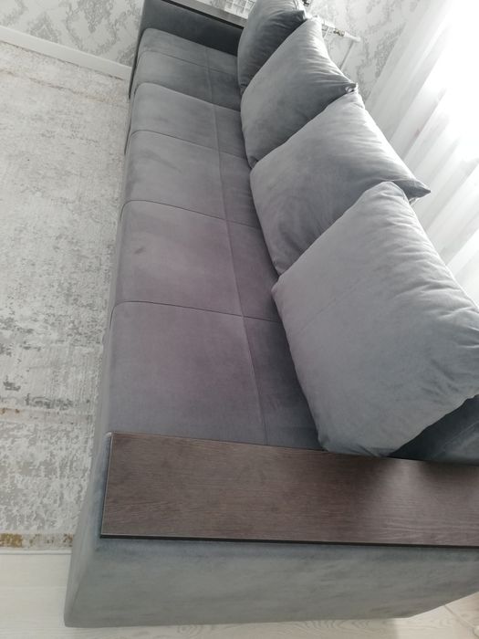 Продам диван серого цвета