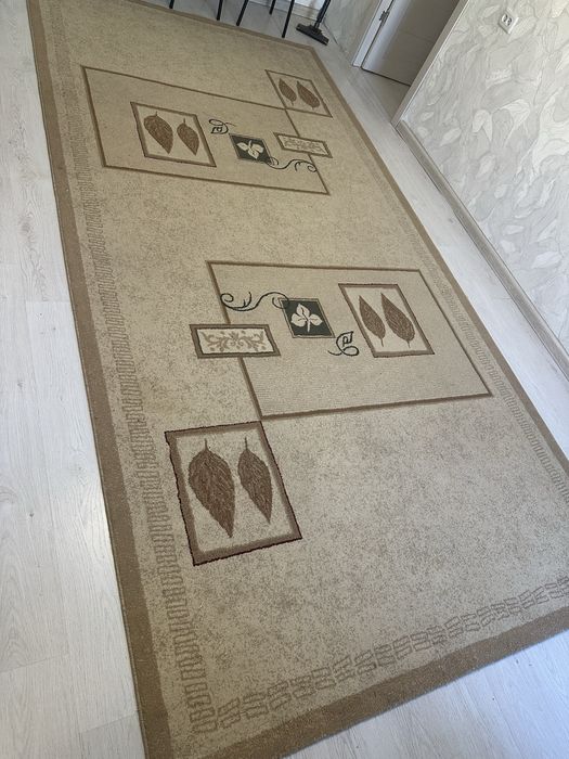 Продам ковер в хорошем состоянии