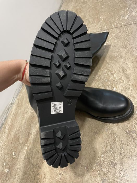 Нови Дамски ботуши 39