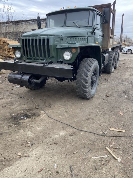 Урал Лесовоз в отличном состояний