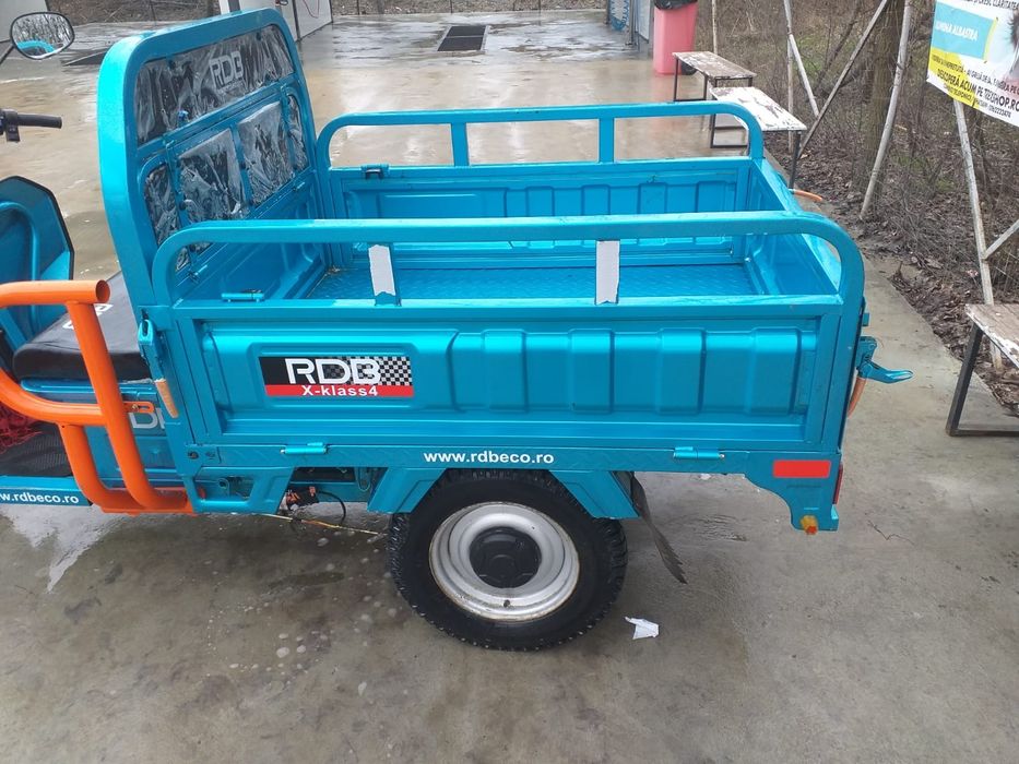 Vând triciclu RDB x clas 4