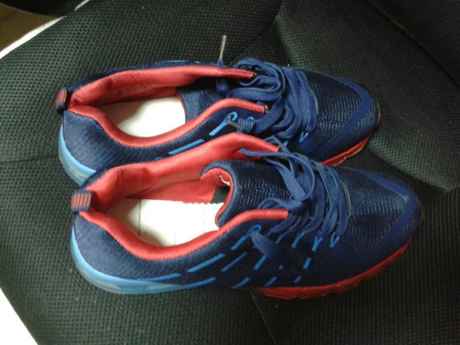 Продавам нови спортни обувки