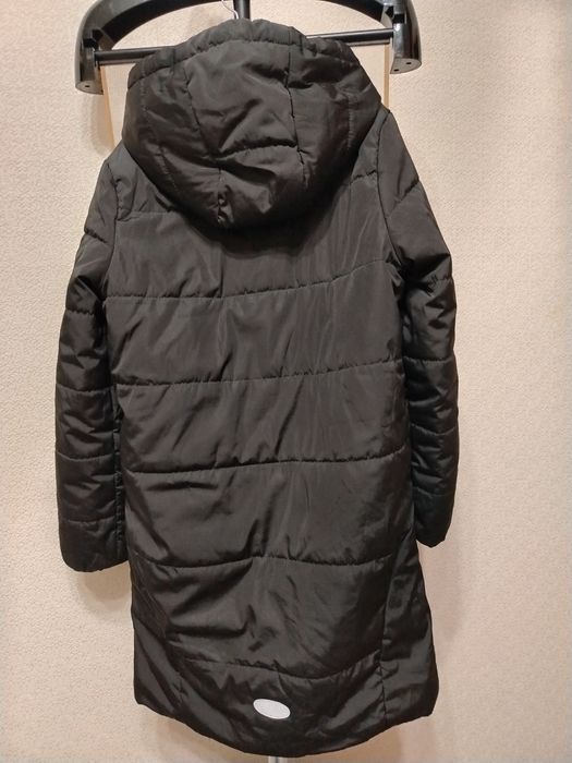 Продам куртку на девочку