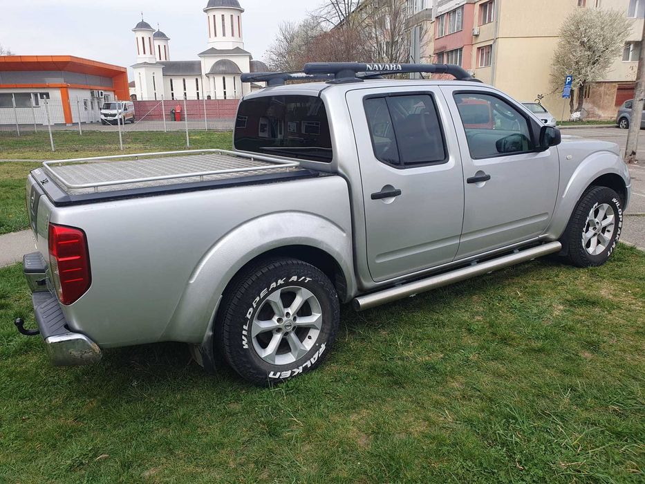Vand Nissan Navara cu cufar , la pret mic
