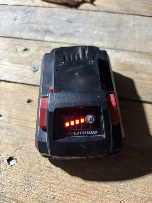 Repar baterii Milwaukee, Dewalt, Makita, Bosch etc