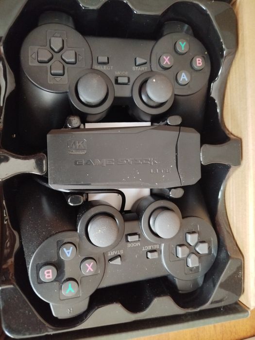 Игровая приставка.