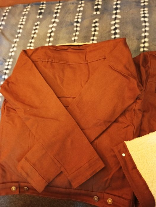 Продавам ново зимно дънково яке-40лв.