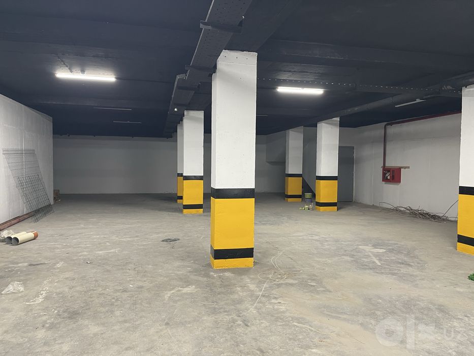 ПРОДАЁТСЯ 2400м2 нежилое здание.