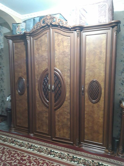 Xitoy mebelarini sotiladi spalniy kamplekt. Stenka kamut xolati yaxshi