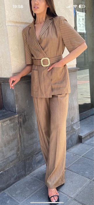 Костюм брючный новый