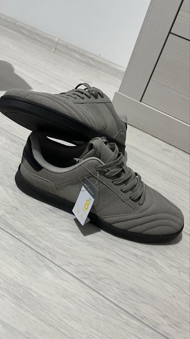 Продаю кеды (Англия)