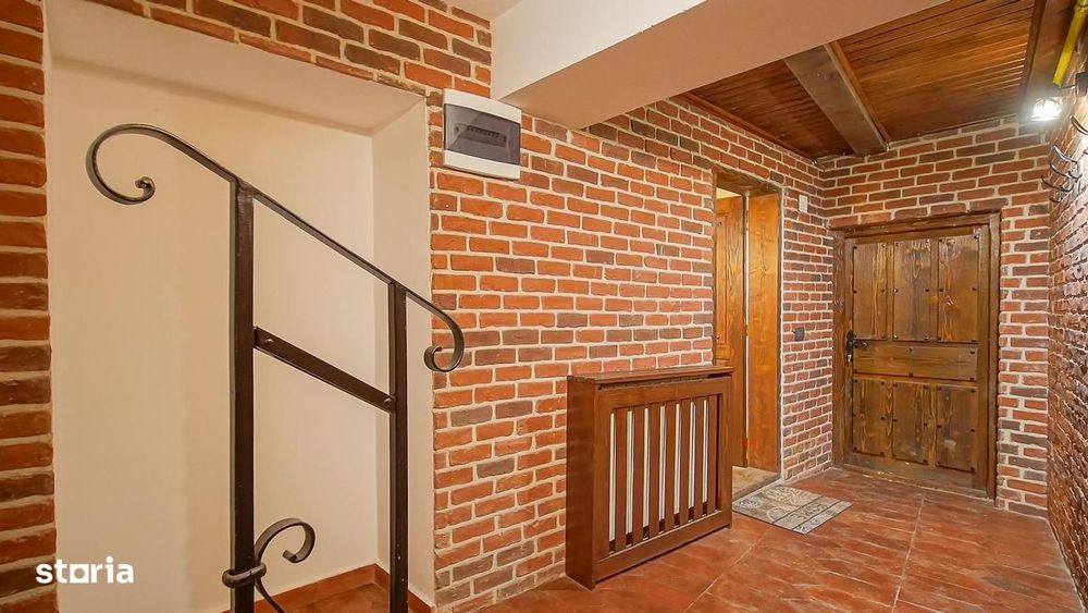Casa de vanzare in centrul Brasovului - curte privata si pivnita