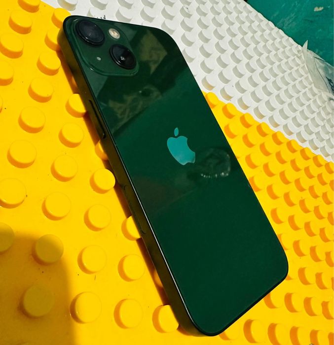iPhone 13 • Verde • 94% Bateria