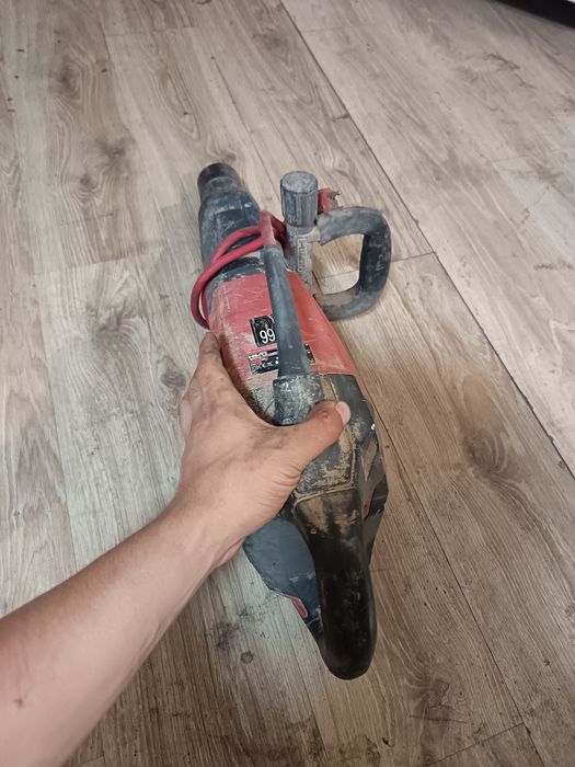 Отбойный молоток Hilti