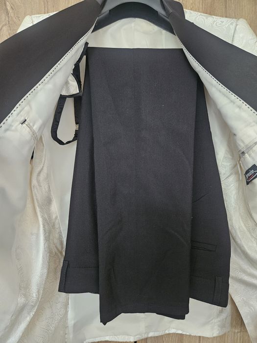 Costum nunta mire, nas, invitat