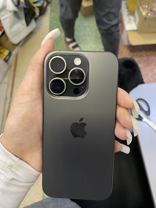 Продам айфон 15 про