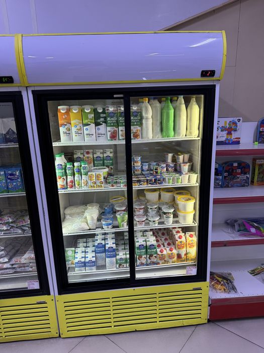 Продам витринные холодильники