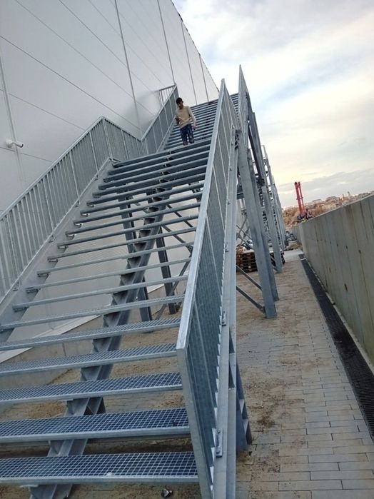 Scari zincate metalice
