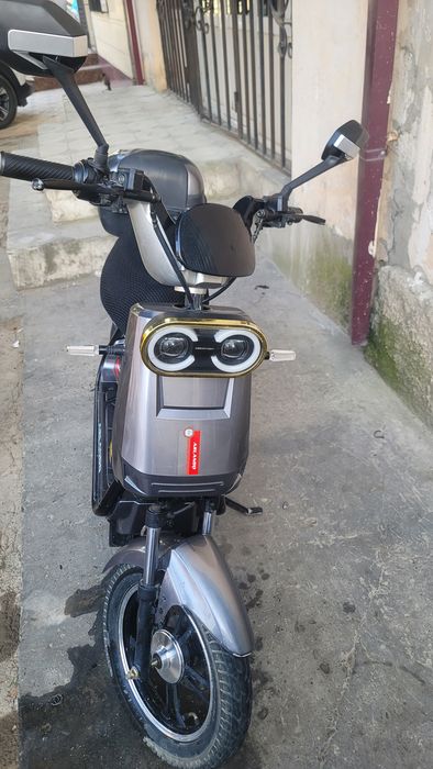 Skutr sotiladi 72 w 120 amper