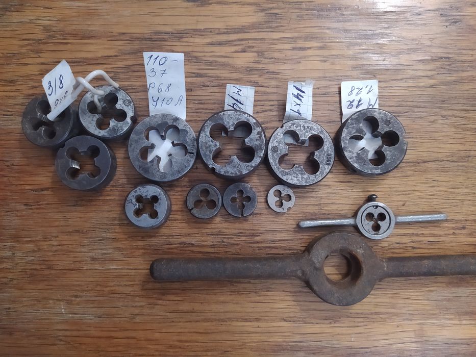 Лерка- плашка для нарезания резбы.