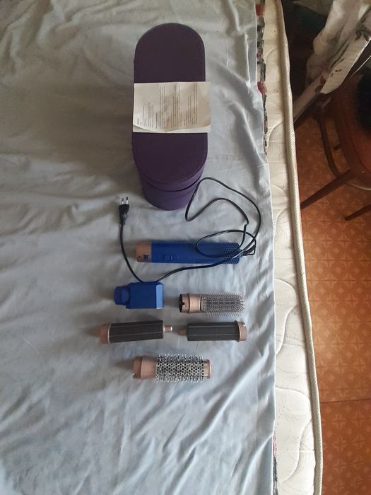 Продам набор Дайсон в комплекте новый