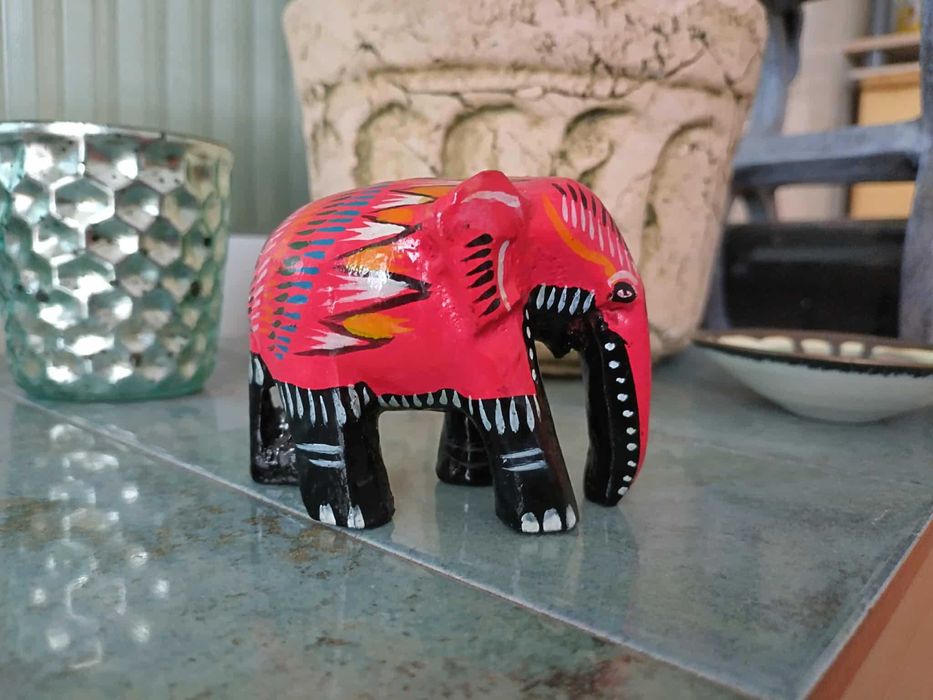 Дървена статуетка на слонче от Шри Ланка