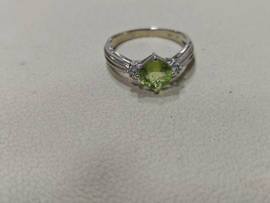 Inel aur 14k 2.84gr cu diamante naturale și peridot(r)