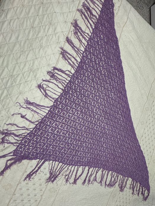 Шаль ручной вязки