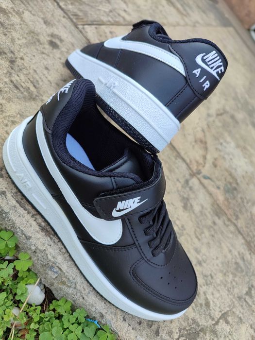 Детски светещи маратонки NIKE 26-36 номер