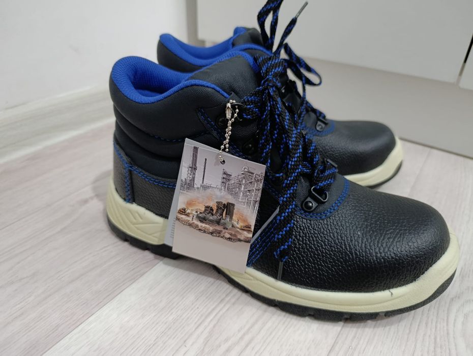 Новые рабочие ботинки