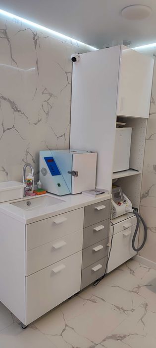 Кресла и пуфики для салона