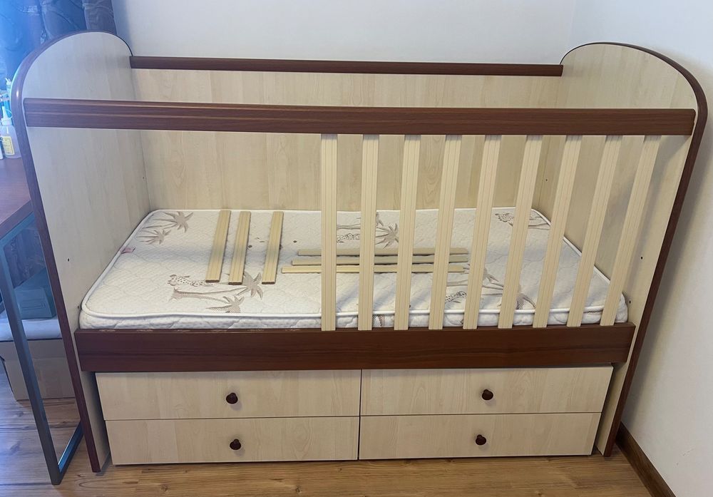 Бебешко легло с люлеещ механизъм 70/140