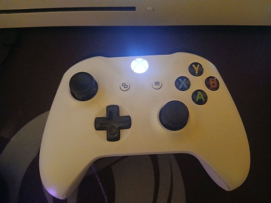 Xbox one s с 6 игри