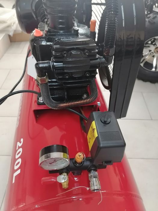 Компресор за въздух НОВ 200 литра 230V/50Hz